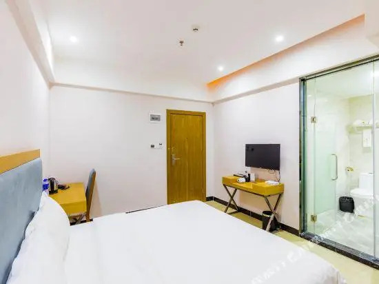 Jinlizhou Hotel (Gongbei Port Light Rail Station)