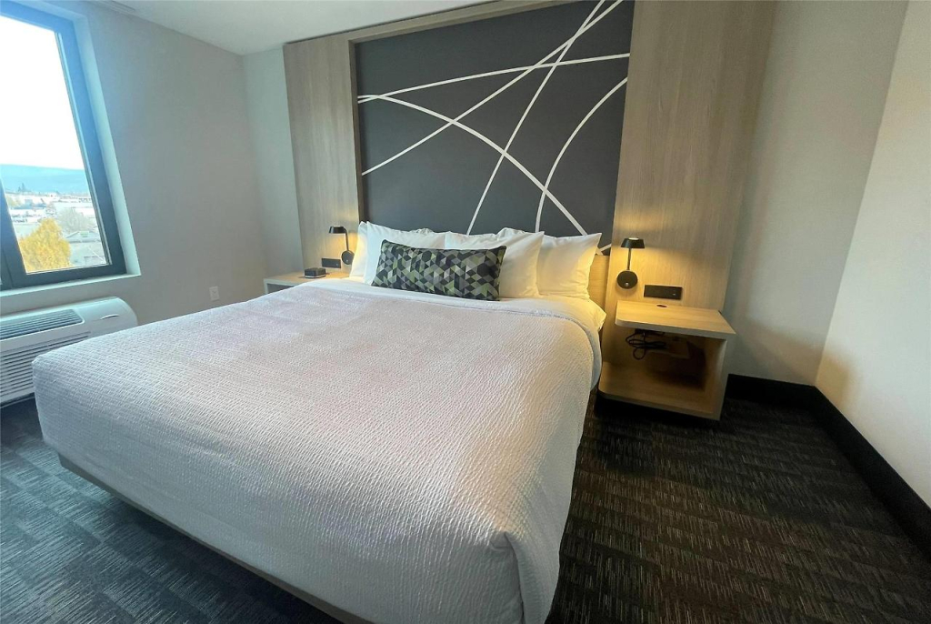 La Quinta Inn & Suites By Wyndham Kelowna Bc