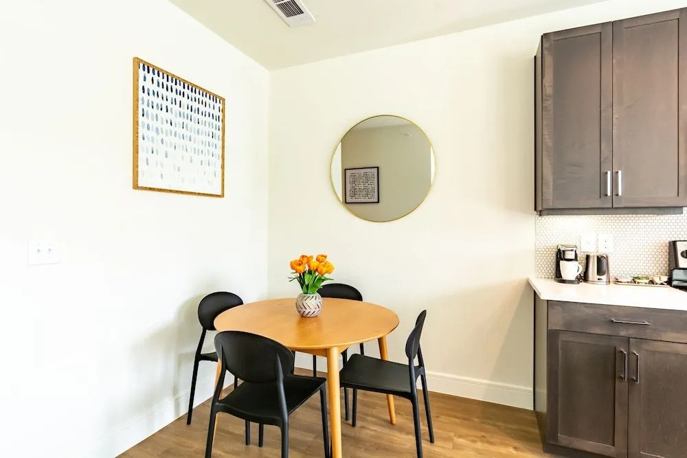 Kasa Dallas North Apartments