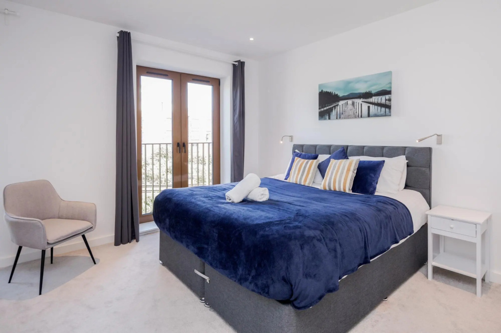 Lovely 1 Bedroom City Apartment , 5 mins Walk to the Station - 18mins to Central London, Free WiFi