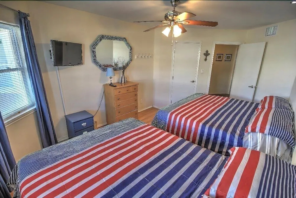 Gulfpoint 2203 - 2 Br Condo