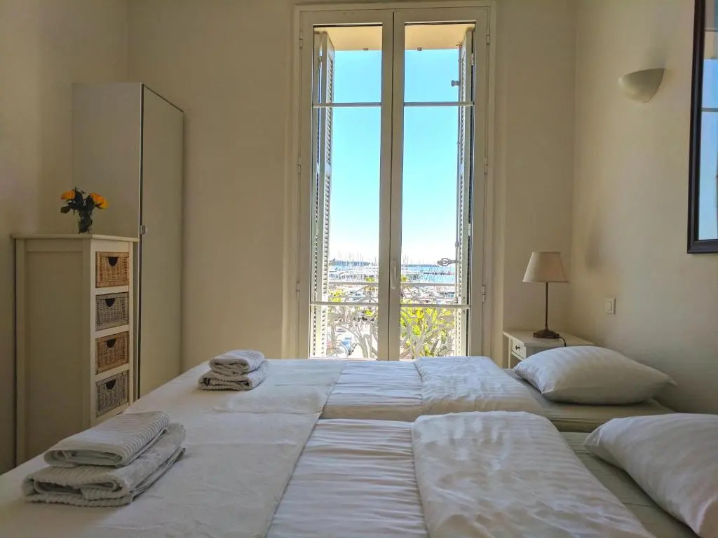 Citilet Louis Blanc 1,2,3 - Three gorgeous, open-plan apartments