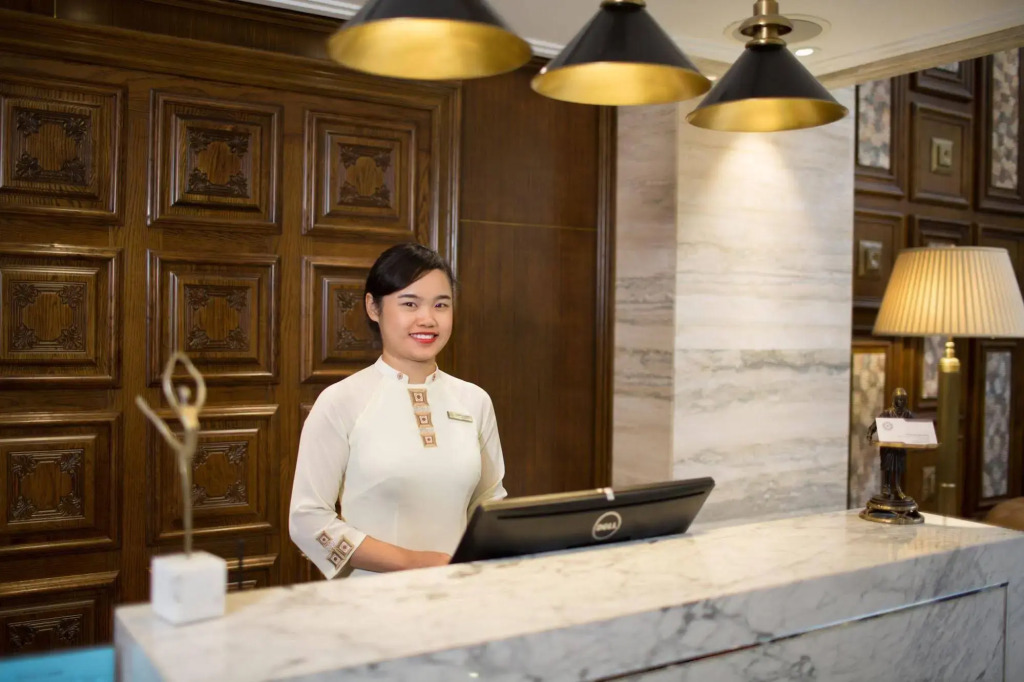 Peridot Gallery Classic Hotel