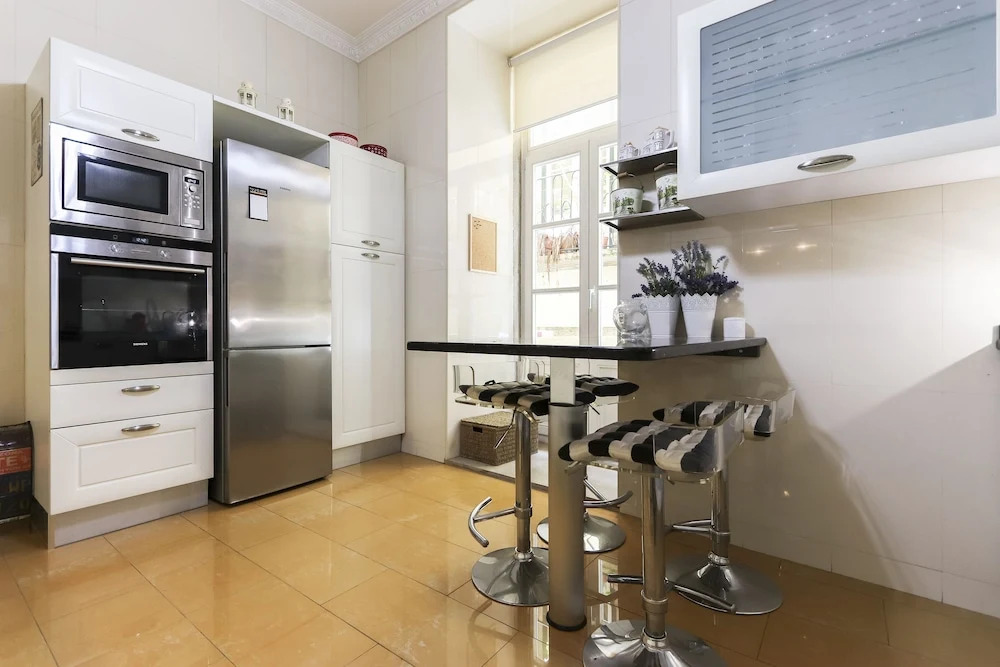 The Canary - Spacious Apartment at Downtown with Views