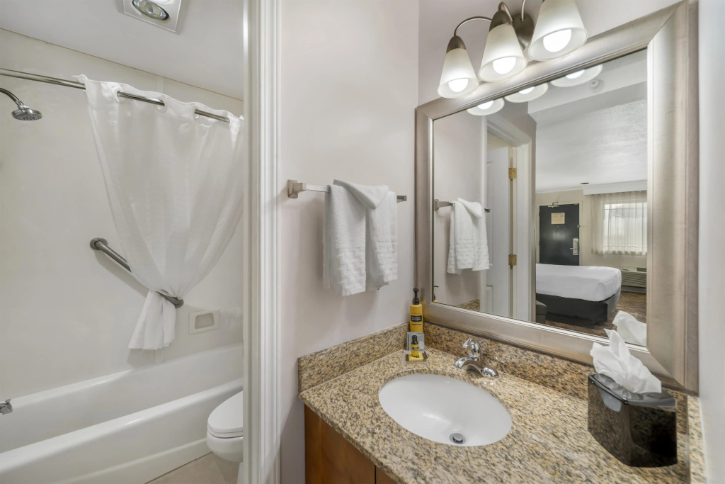 Best Western Plus Northwoods Inn