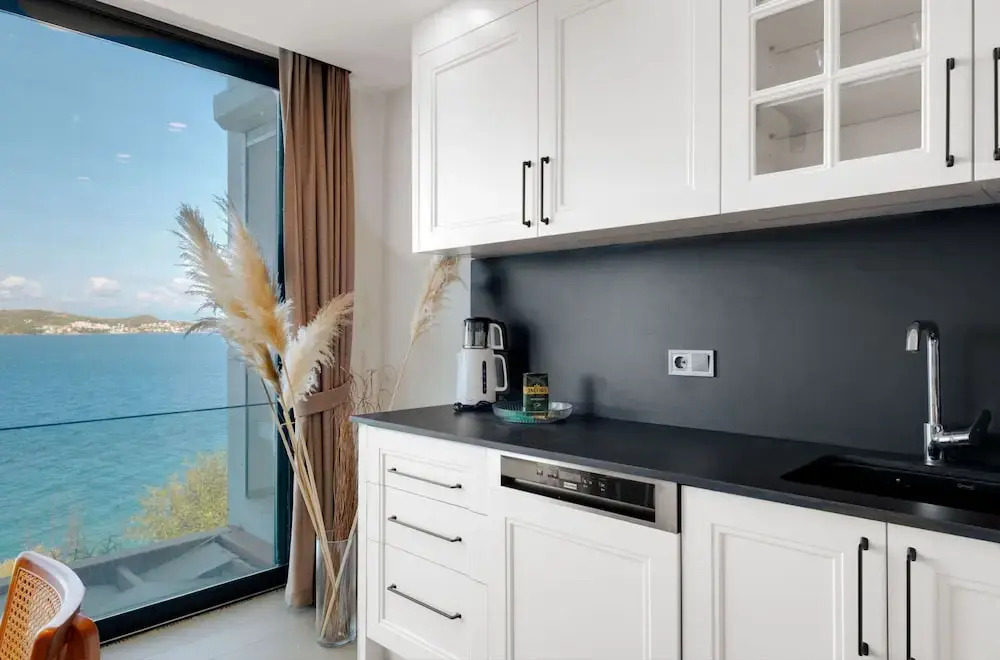 Luxury Waterfront House 9 min to Yalikavak Marina