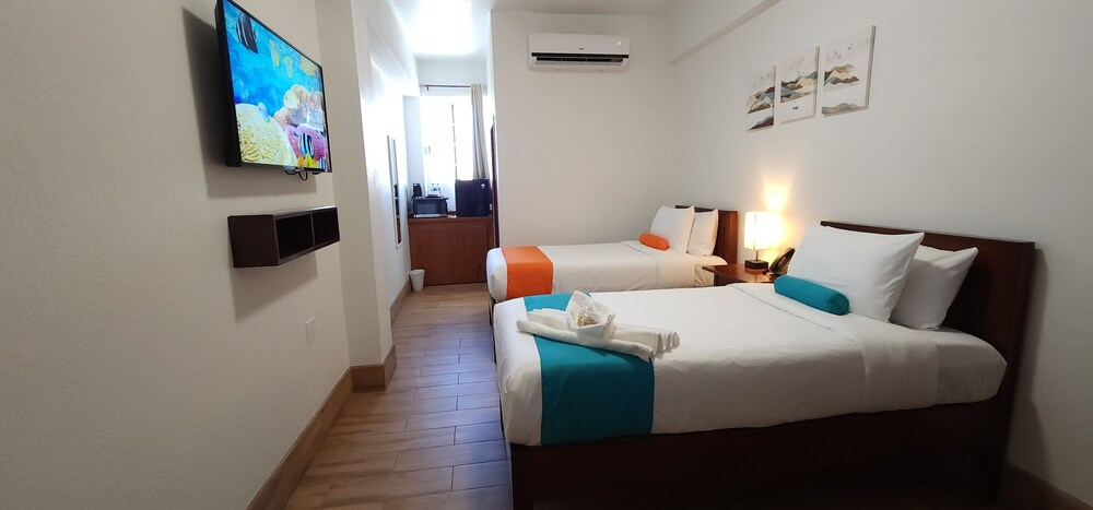 Voyager Sun & Reef Hotel