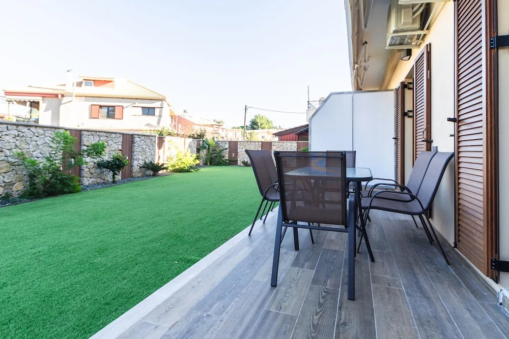 ELEGANCE SUITES
