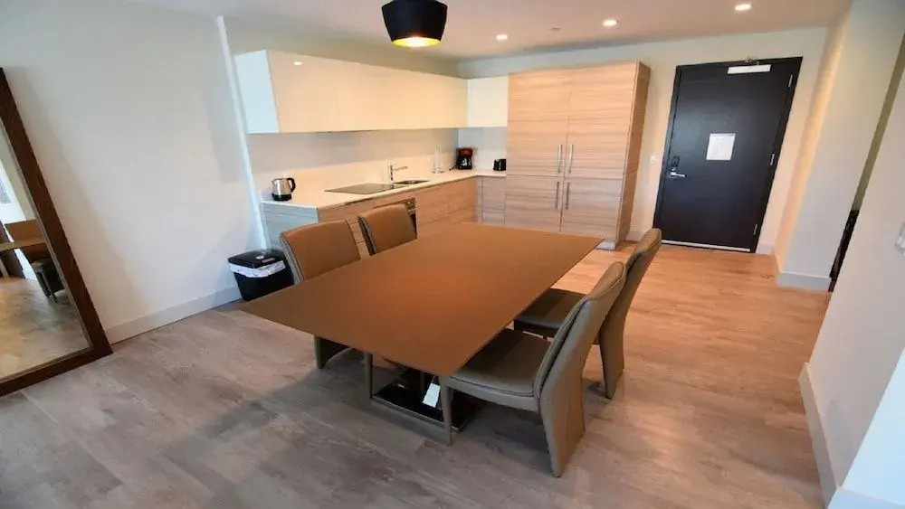 Spectacular 1 Bed Plus Den On To The Amazing Hollywood Beach