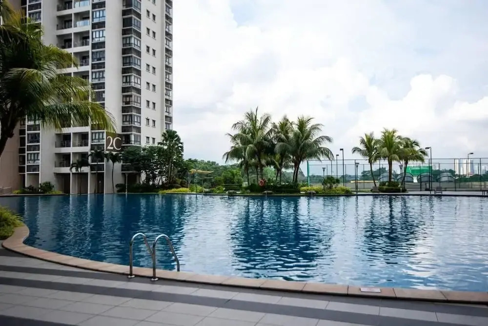 A Stylish 2BR Suite, Water Views, Free Parking