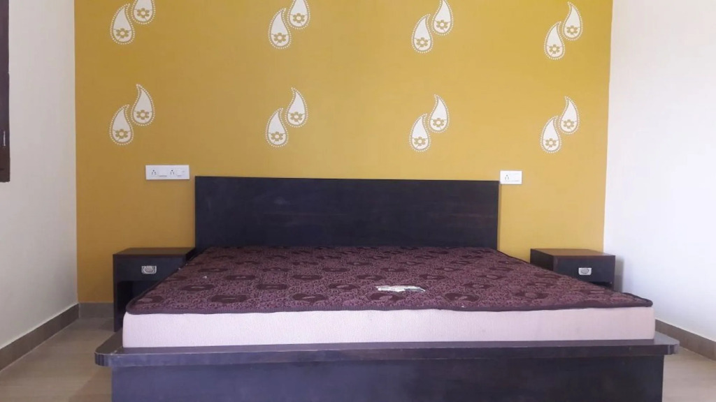 Royal Zayka Hotel & Restaurant