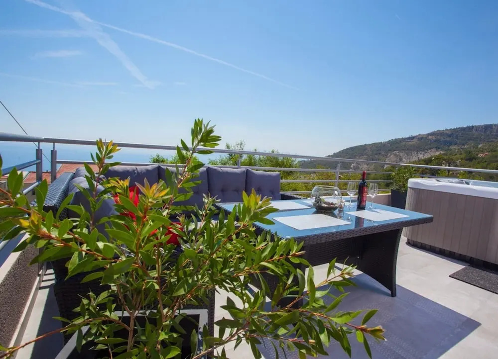 Villa Ana - Makarska by Villas Guide