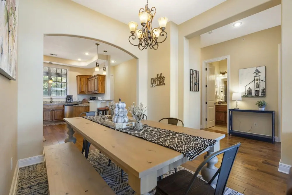 Luxury Penthouse Near Silver Dollar City