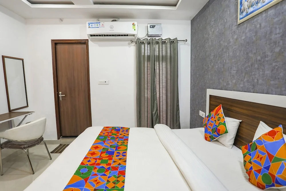 FabExpress Vinayak Palace