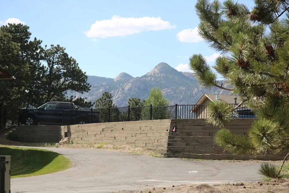 Columbine Inn