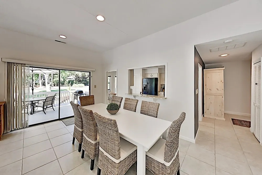 New Listing! All-Suite Harbour Town Gem Near Beach Home