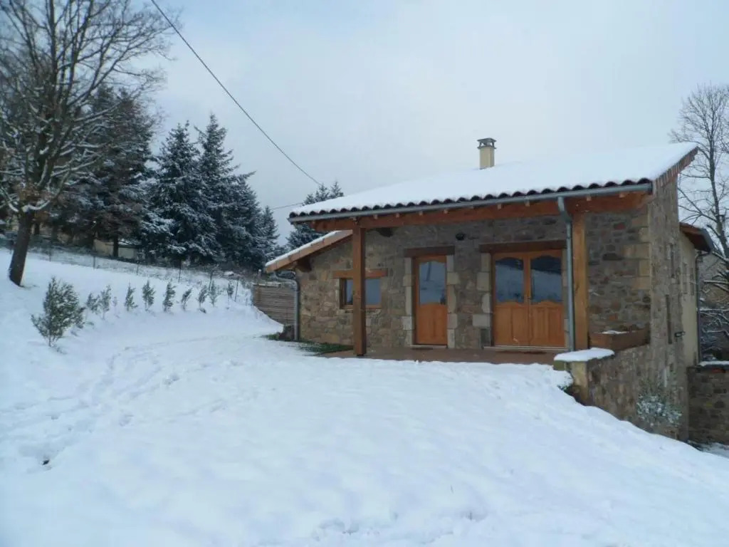 Gîte familial avec terrasse et animaux bienvenus - FR-1-496-145