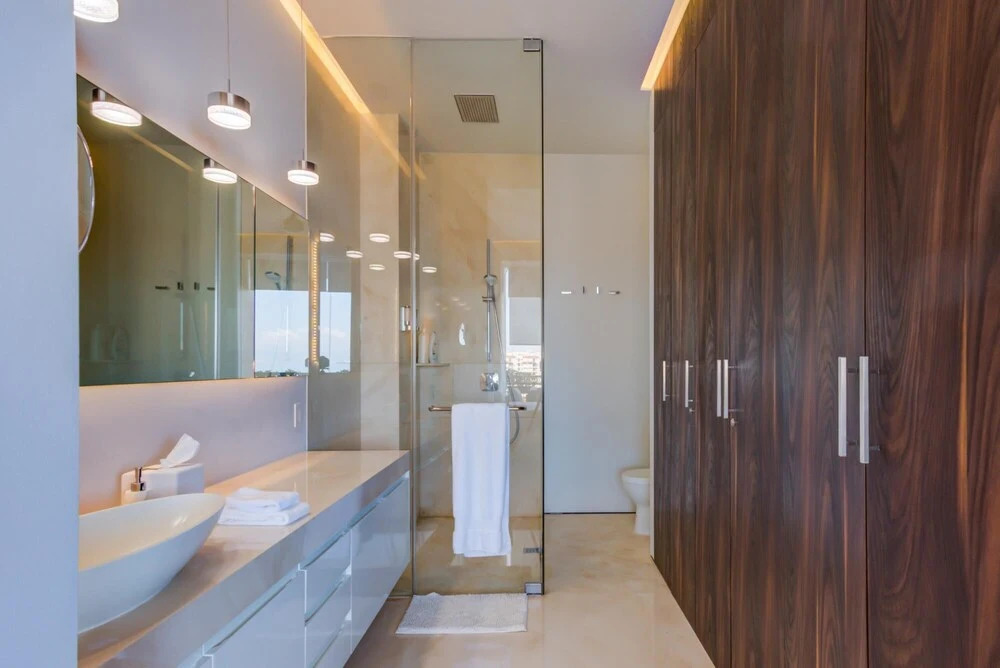 Pier 57 Penthouse 703 Romantic Zone Spectacular Ocean Views