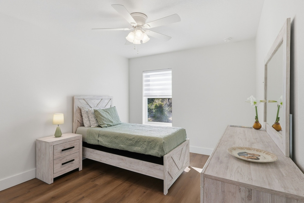 Modern Mount Dora Escape Style And Sunshine 4 Bedroom Home