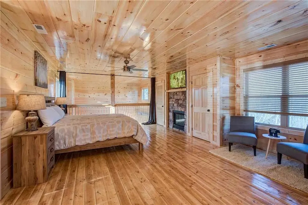 Majestic Waters 2 Bedroom Home with Private Pool