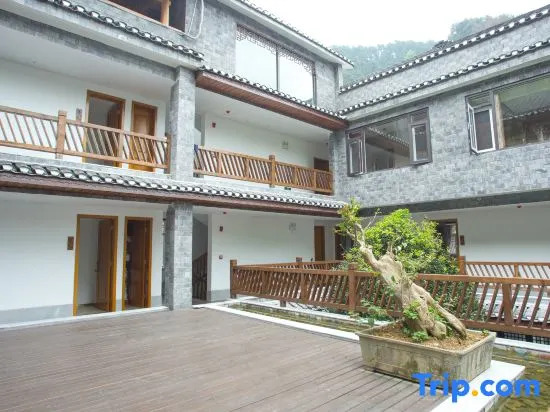 Shuixiu Hotel (Mist Bridge, Phoenix Ancient Town Scenic Area)
