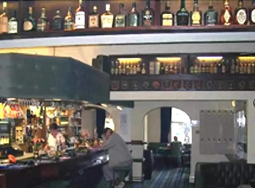 Highlander Hotel