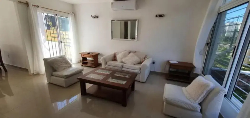 Casa a 1 cuadra de la playa en Punta del Este