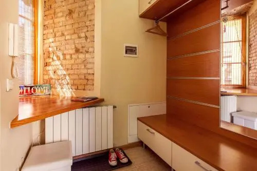 Cozy & Comfy Old Town Apartment With Balcony