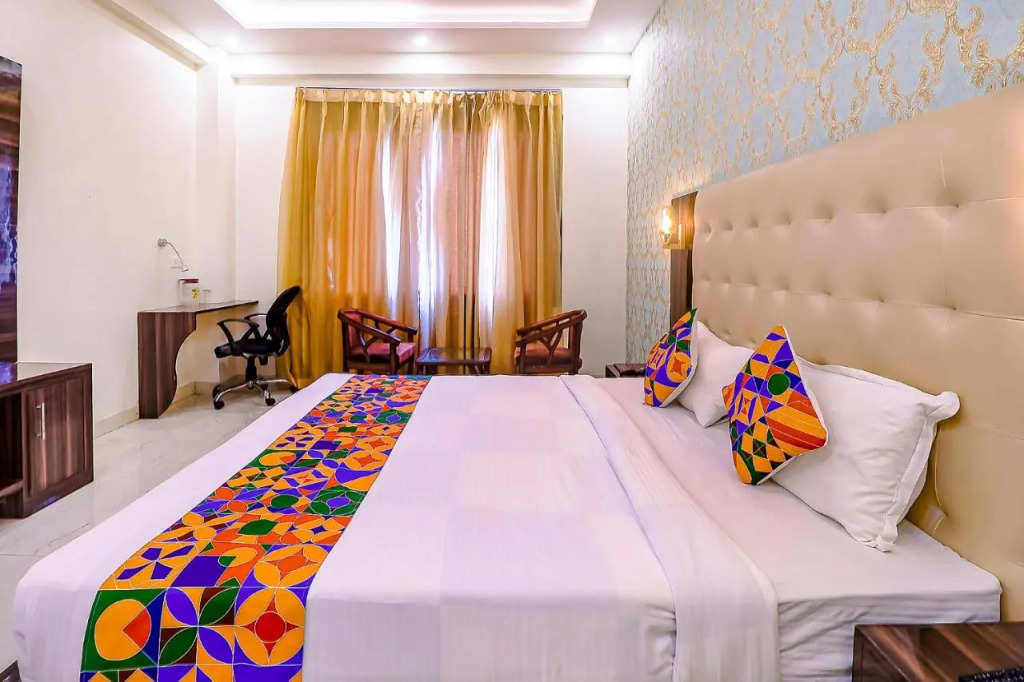 Fabhotel Swess Grand
