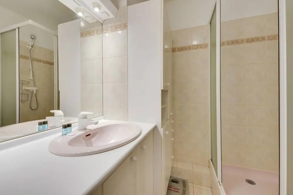 Modern 1bedroom Flat With Terrace in Trendy Paris XI