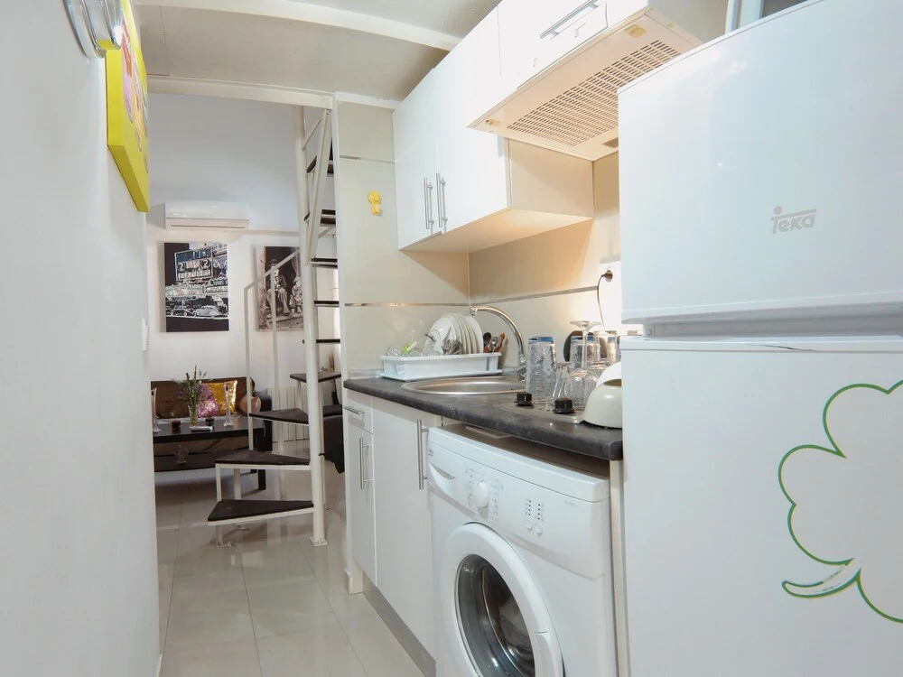 Apartamento de 2 Habitaciones con A/C en Puerta del Angel AZ3A