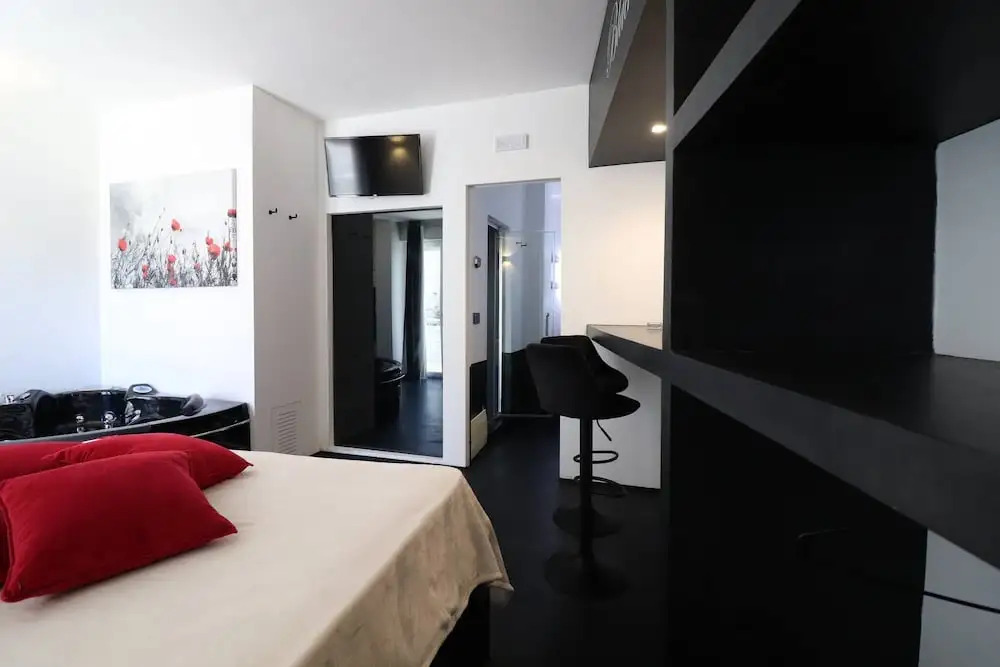 Black&white Otranto Suite