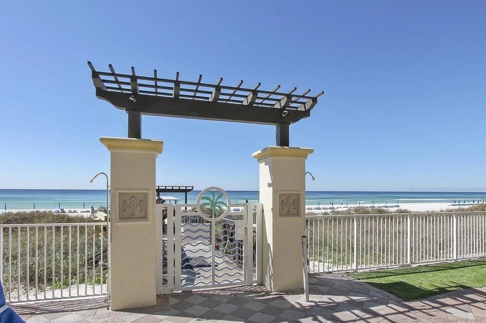 Shores Of Panama 630-1bd+bunks, Sleeps 6. Beach Front! Free Fun! Reserved Parking Space 1 Bedroom Condo by RedAwning