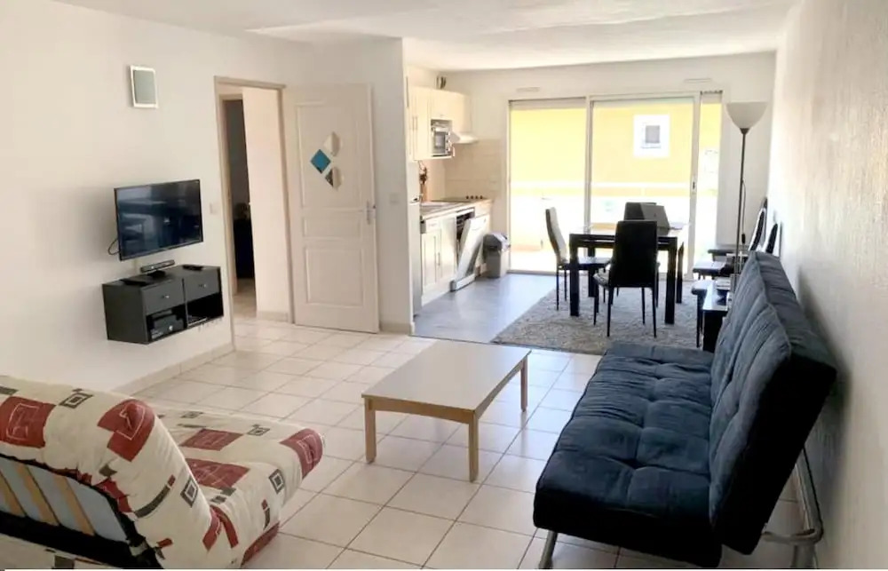 Apartment with 2 Bedrooms in Canet-En-Roussillon, with Wonderful Mountain View And Terrace