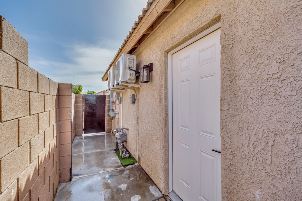 Near Coachella Music Festival: Cozy Indio Home!