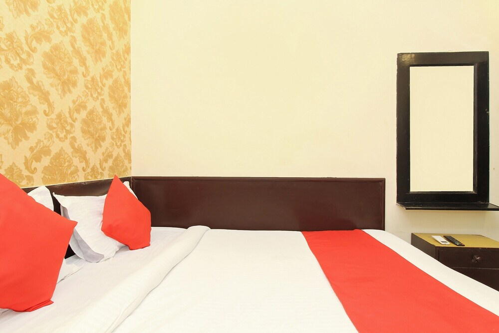Hotel O Vasundhara Guest House Tankbund