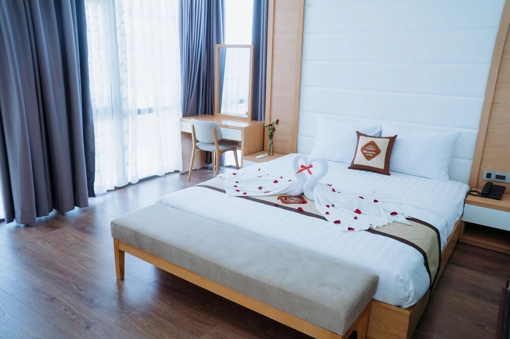 Sunshine Hotel