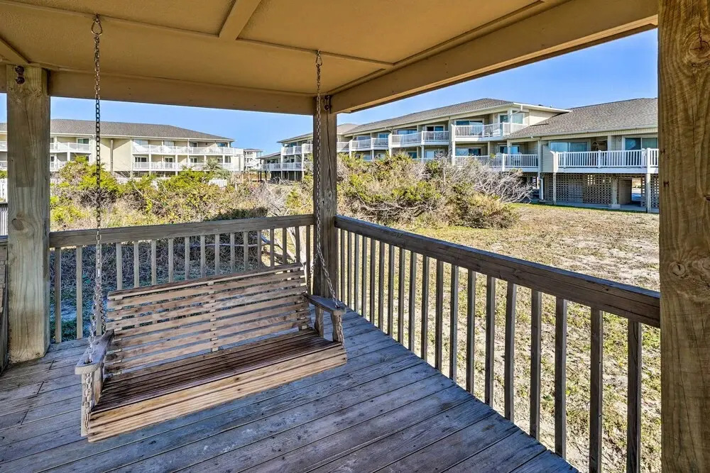 Oak Island Beachfront Condo w/ Community Pool