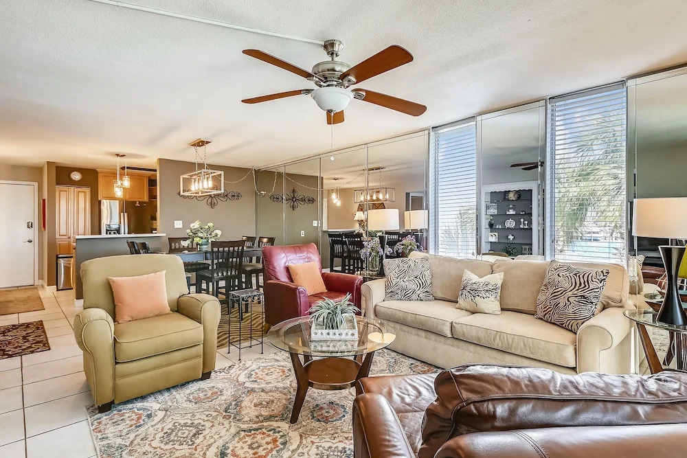DP 202C Recently renovated 2 bedroom condo near Destin Harbor and amazing views by RedAwning