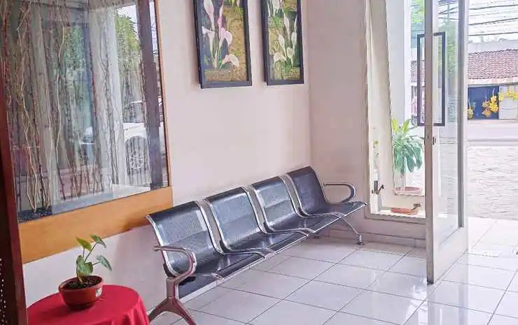 Flamboyan Pondok Wisata & Cafe