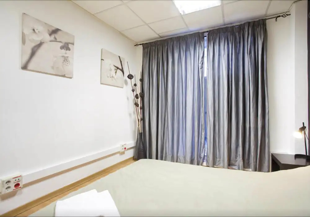 HolidaysBCN Hostel