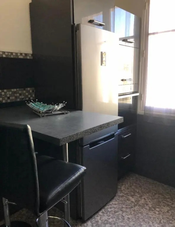 Appartement t4 spacieux 100m2 climatisé