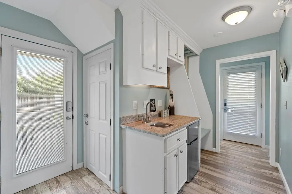Let the Good Tides Roll 3BR 2BA 10