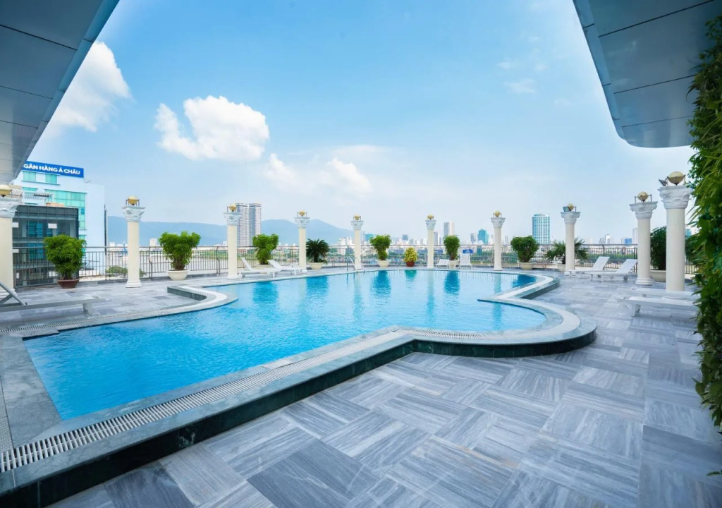 Green Plaza Hotel