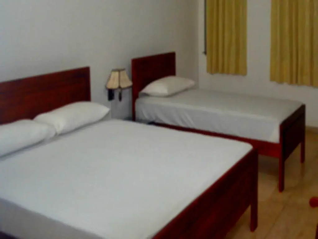 Annes Airport Transit Villa & Hotel
