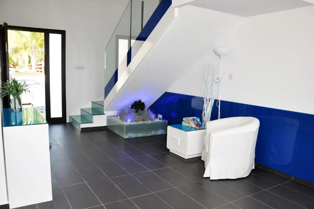 Villa Waves
