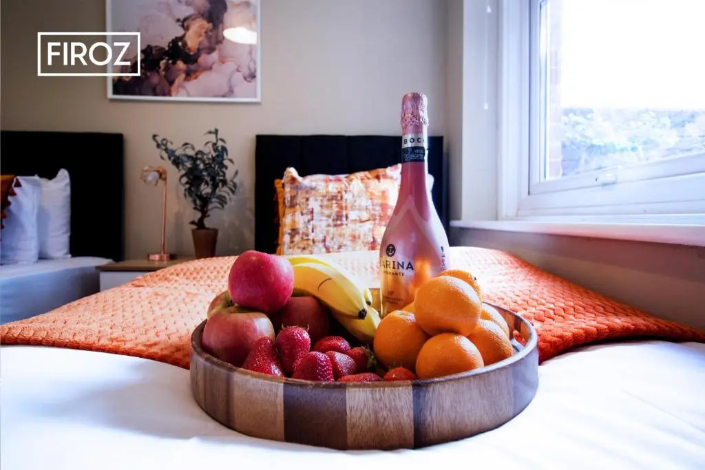 2 Bedroom 1 Bathroom Town Center Apartment With Free Parking By Firoz Property Management