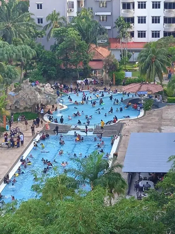 Santai Inn aprt 3 bilik Moslim Blok D w WiFi & Astro at Glory Beach Resort