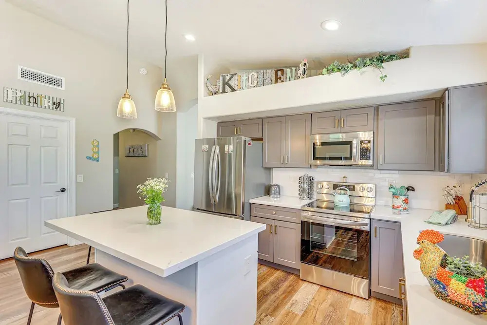 Centrally Located Gilbert Home: Patio & Grill!