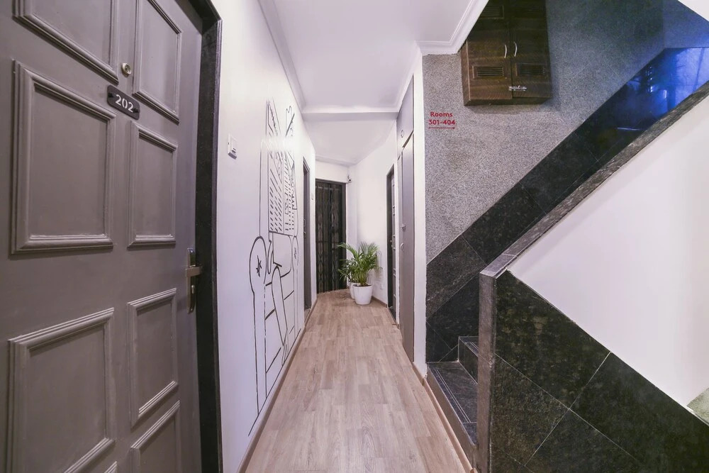 OYO Flagship 573 Chakala Sahar Road